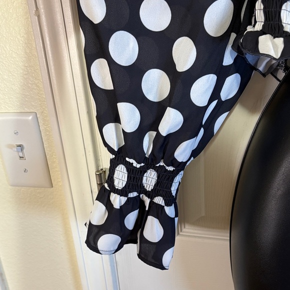 NWT Boohoo Plus Black and White Polka Dot Ruched Puffed Sleeve Crop Top Size 16 - Picture 10 of 10